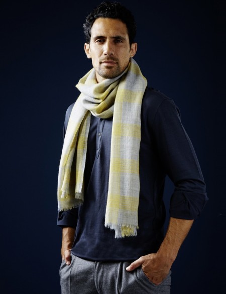 écharpe homme gris jaune