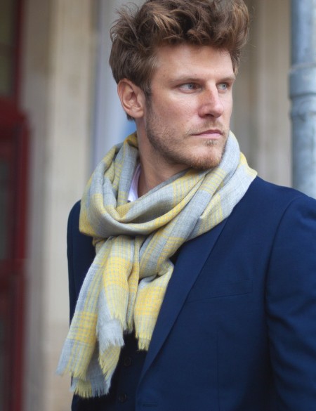 écharpe homme gris jaune