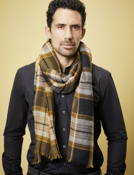 écharpe-tartan-camel-noir-laine-merinos-SENJA-av08-Paris